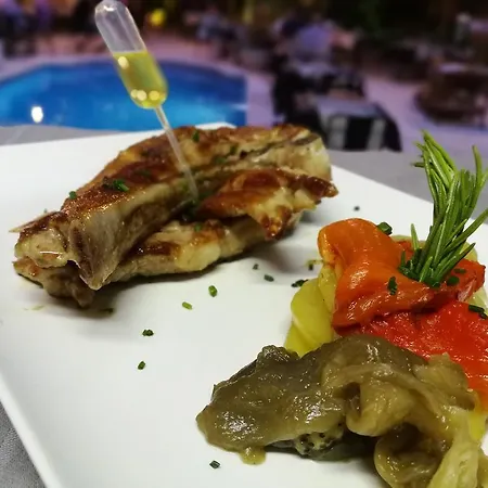 夏雷特酒店 锡切斯